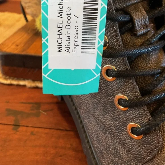 Boots - Picture 6 of 6